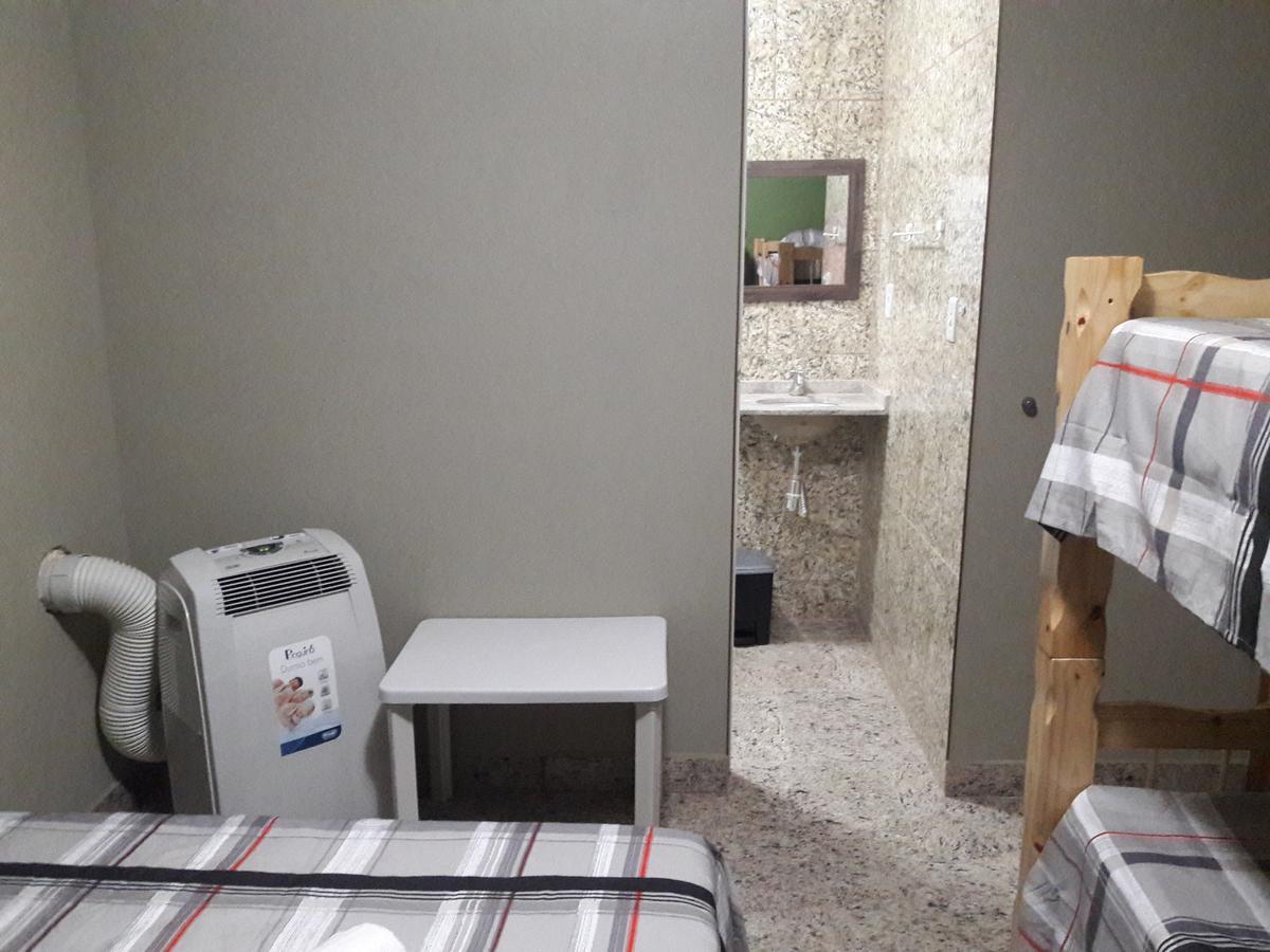 Hostel Falcao-Suites Privativas Com Ar Condicionado Rio das Ostras Exterior photo